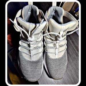 Nike Air Huarache size 7y